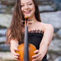 Concert violinist giving online lessons to all students of all ages/levels! (20 years of playing experience, 6 years of teaching experience)