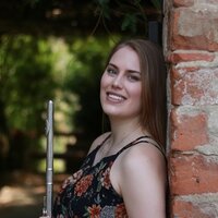 Conservatory graduate offering flute and music theory lessons with 10 years of experience