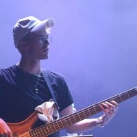 Industry professional bass player and Berklee College of Music Grad offering private lesson in LA or remote