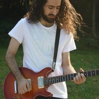 World Class musician give online guitar lessons by Skype or Zoom. 100% refound if you won't like it